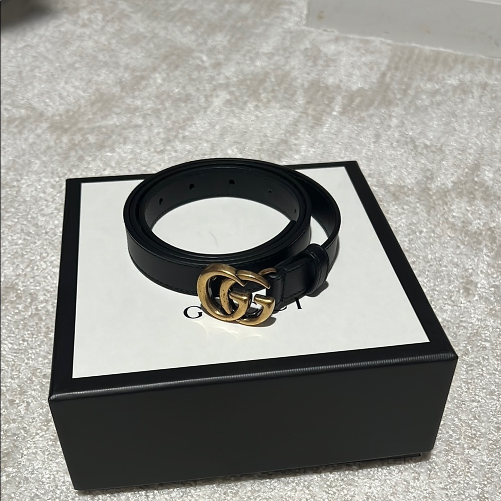 Gucci Black Leather Belt with Gold Buckle - Picture 1 of 2